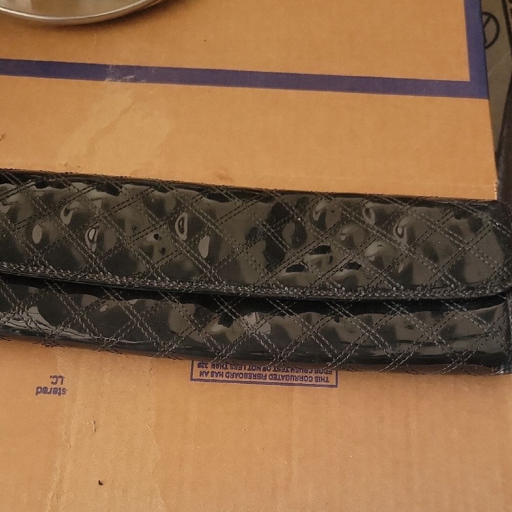 GAP QUILTED GLOSSY BLACK PATENT VEGAN LEATHER PVC FLAP CLUTCH PURSE HANDBAG